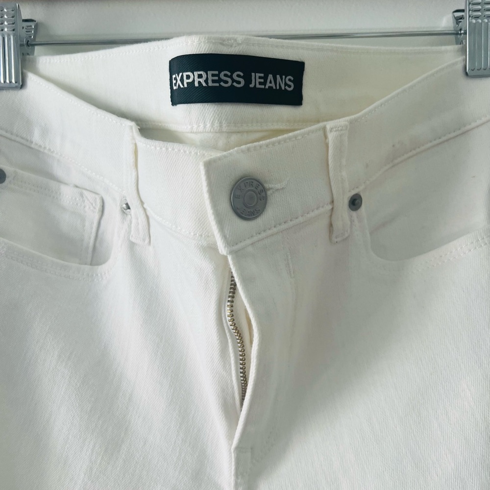 Express White Skinny Ankle Distressed Jeans, Size 8 - Picture 6 of 13